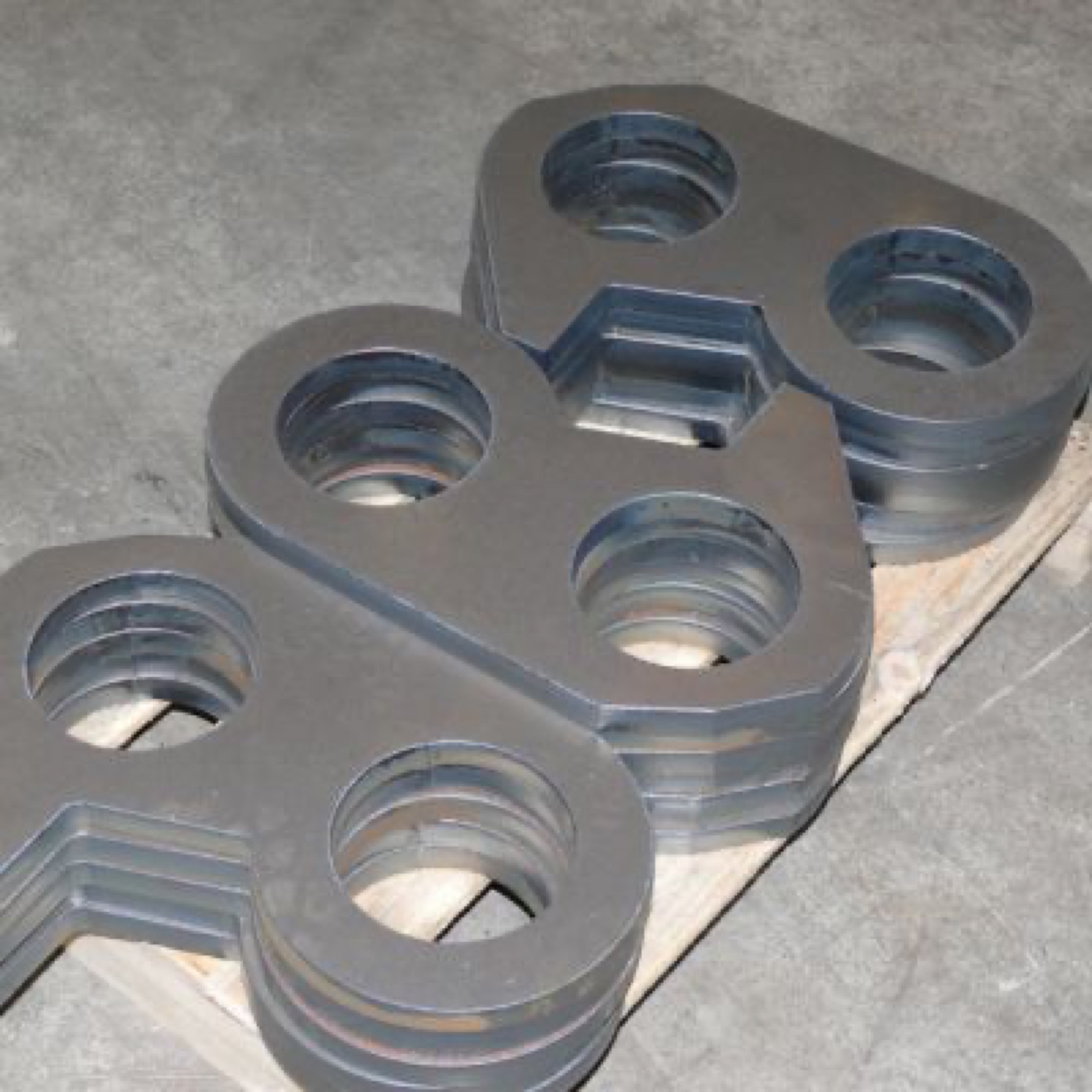 Taglio CNC plasma in lavorazione